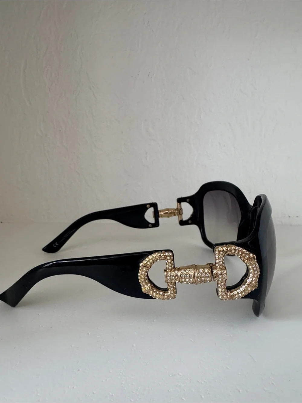 Gucci Black Oversized Gradient Sunglasses - Picture 3 of 10